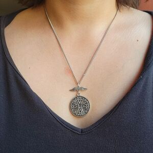 New Classic Celtic Angel Wings Pendant Dangle Drop Necklace